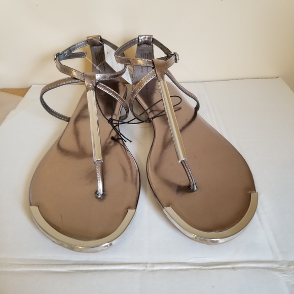 A New Day Archer Pewter Thong T Strap Sandals - Picture 7 of 8